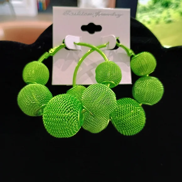 Vibrant Green Hoop Earrings - Picture 1 of 2